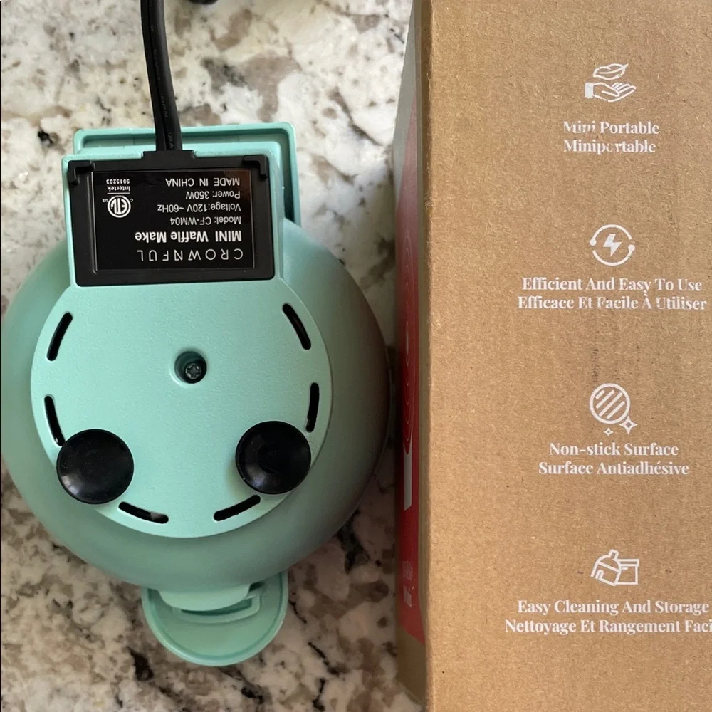 Crownful Mini Waffle Maker in Mint Green